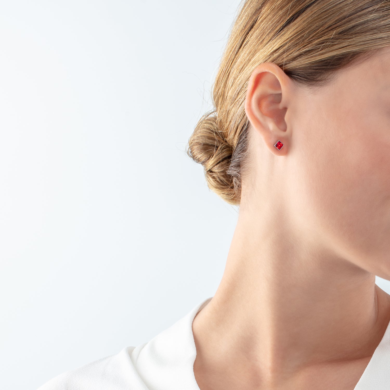 Petites boucles d'oreilles Brilliant Square argent rouge