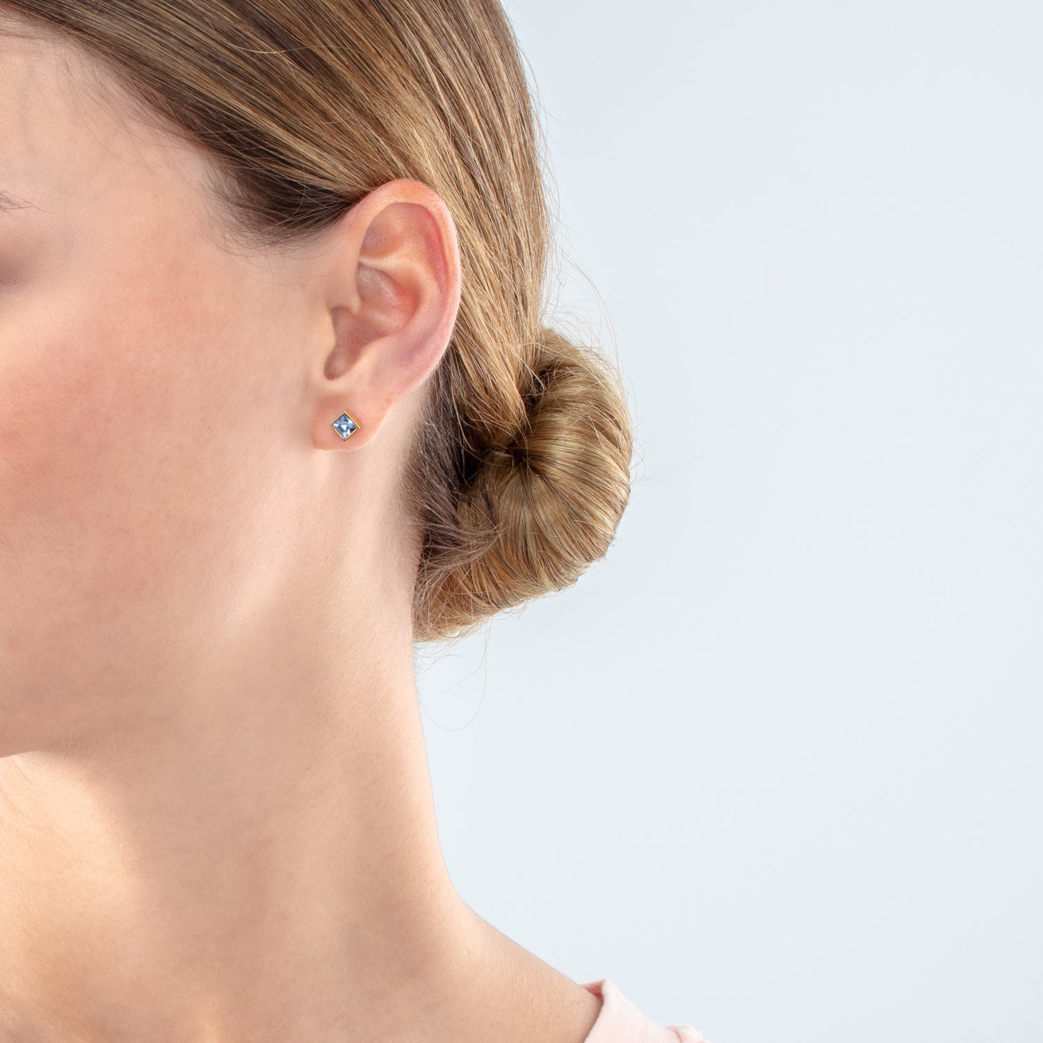 Petites boucles d'oreilles Brilliant Square or bleu clair