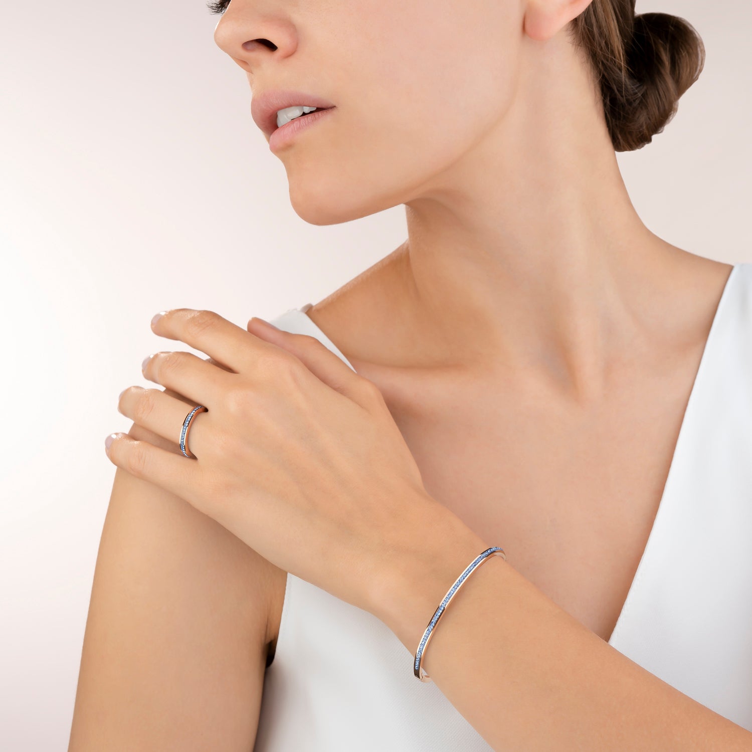 Bracelet étroit acier or rose & Pavé de Cristaux bleu claire