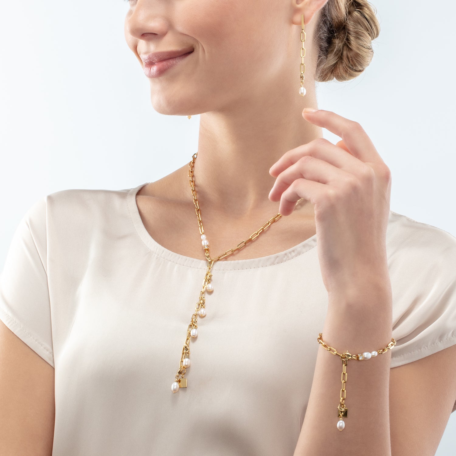 Collier Modern Chain et perles d'eau douce Charms or