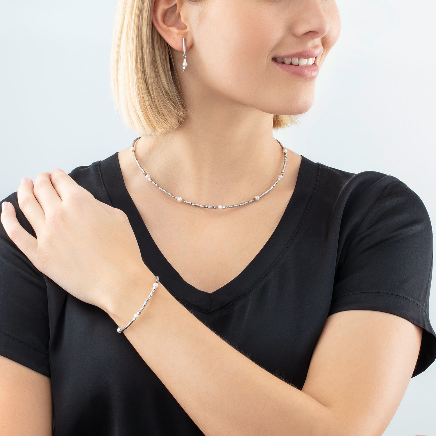 Collier Orbit perle d'eau douce argentée