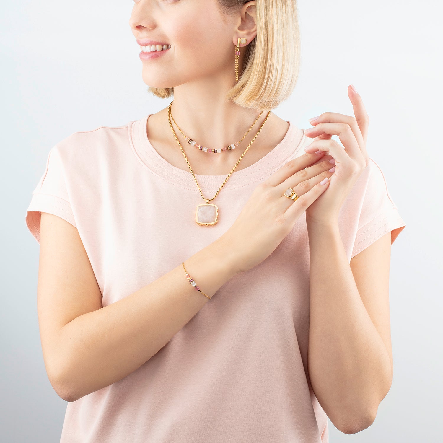 Collier Amulette Spikes Square Quartz or-rose