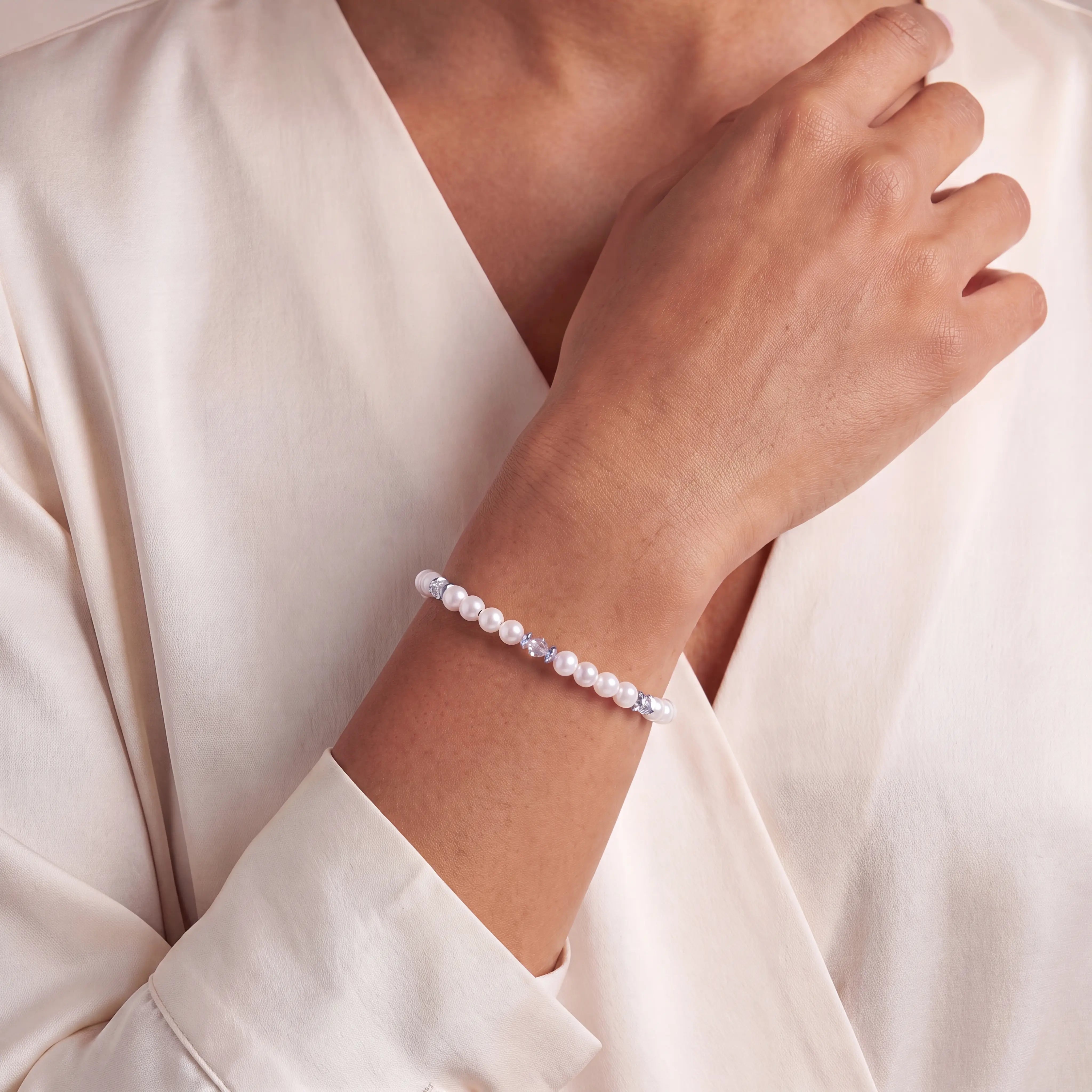 COEUR DE LION Bracelet Modern Icon Pearl argenté – sur mannequin