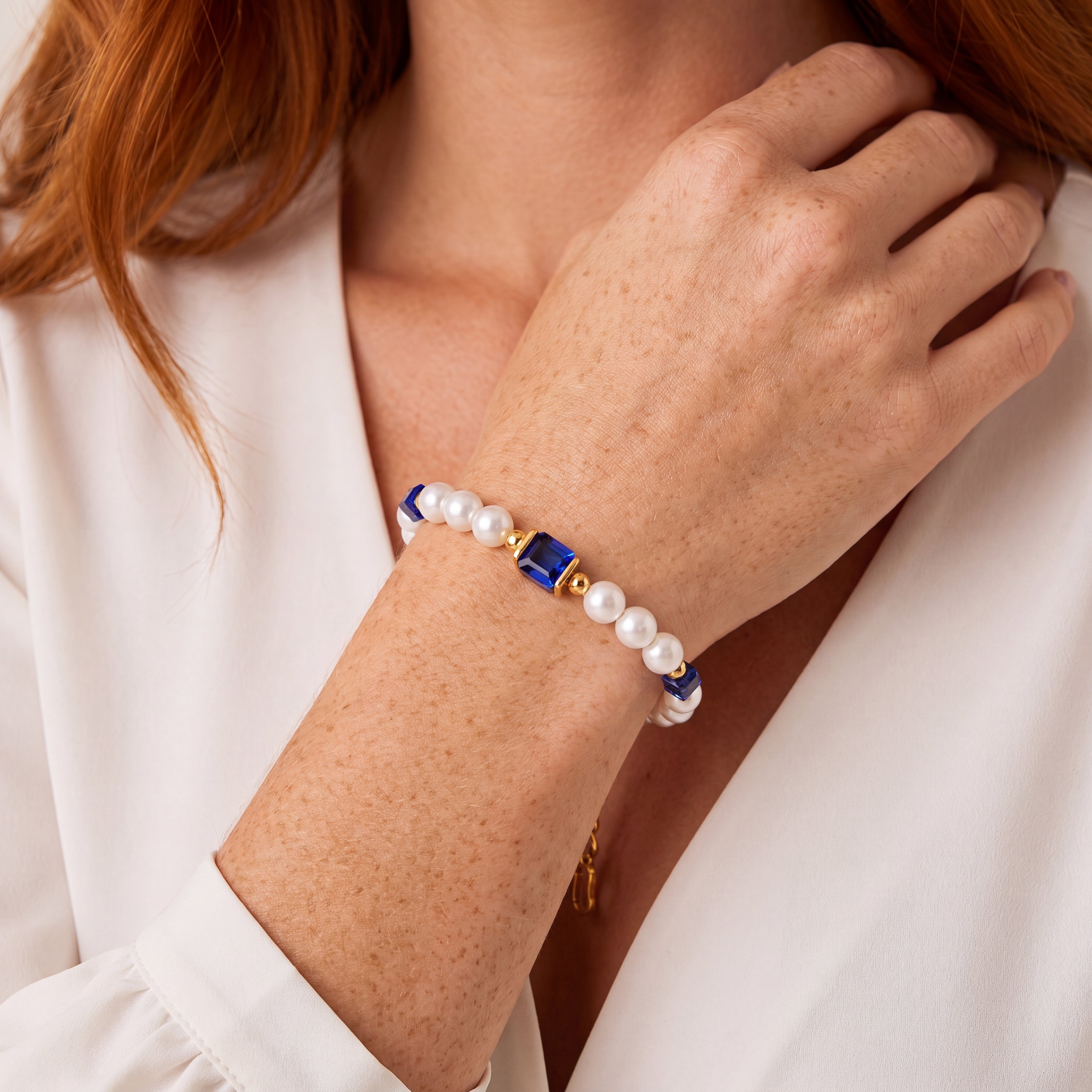 COEUR DE LION Bracelet Cocktail Pearls Sapphire – sur mannequin