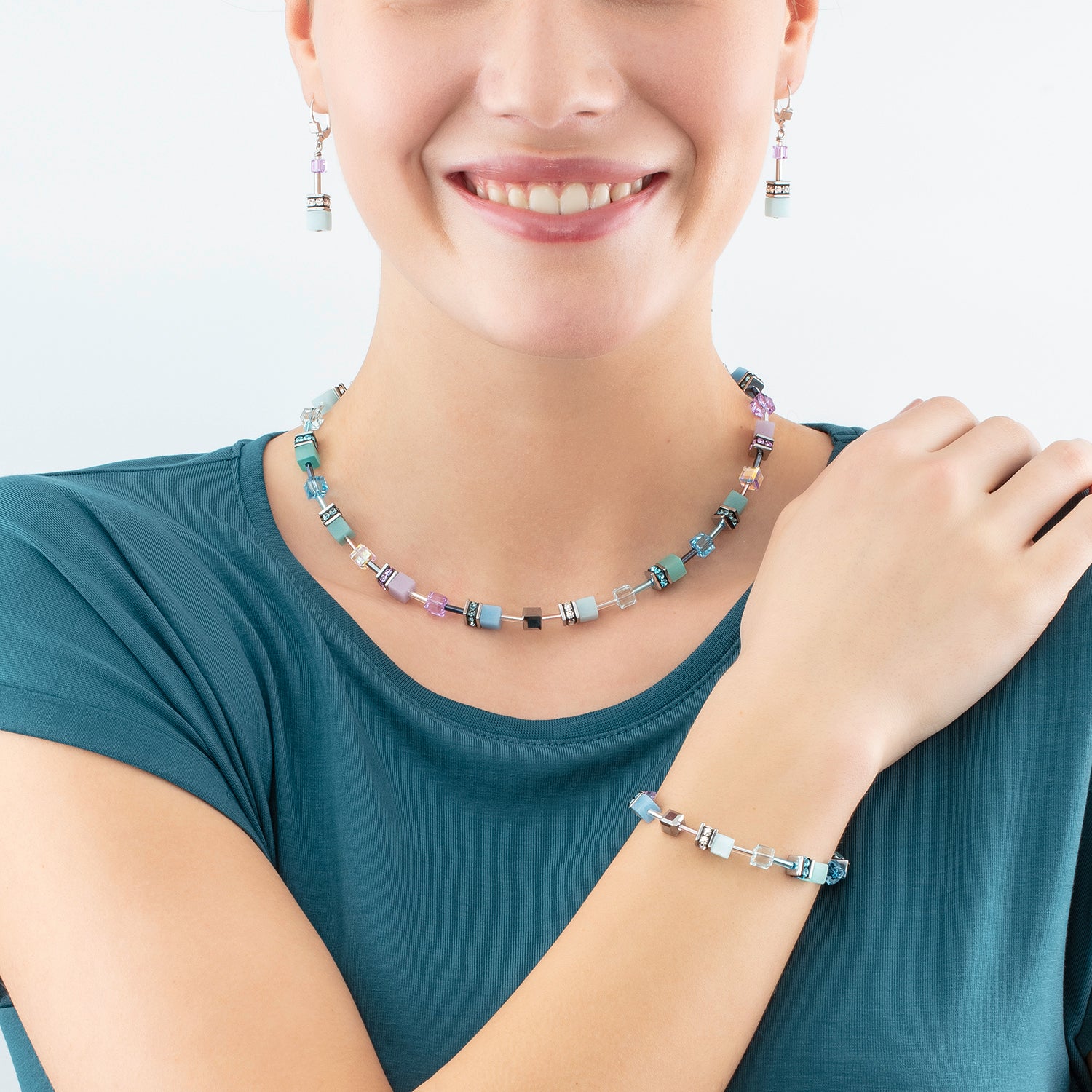 Boucles d’oreilles GeoCUBE® Iconic aqua-lilas