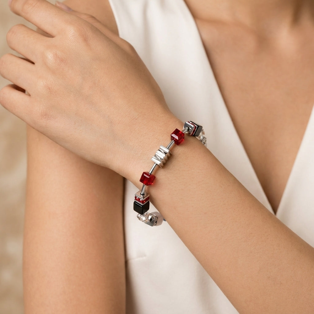 COEUR DE LION Bracelet GeoCUBE® Iconic Wave Urban argenté – sur mannequin
