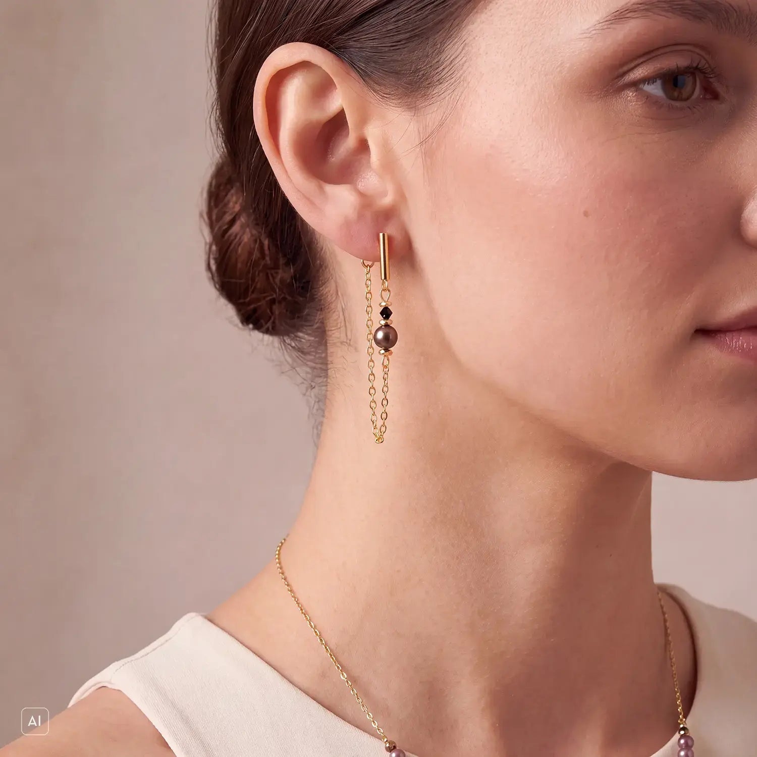 COEUR DE LION Boucles d'oreilles Slider Earth doré – sur mannequin