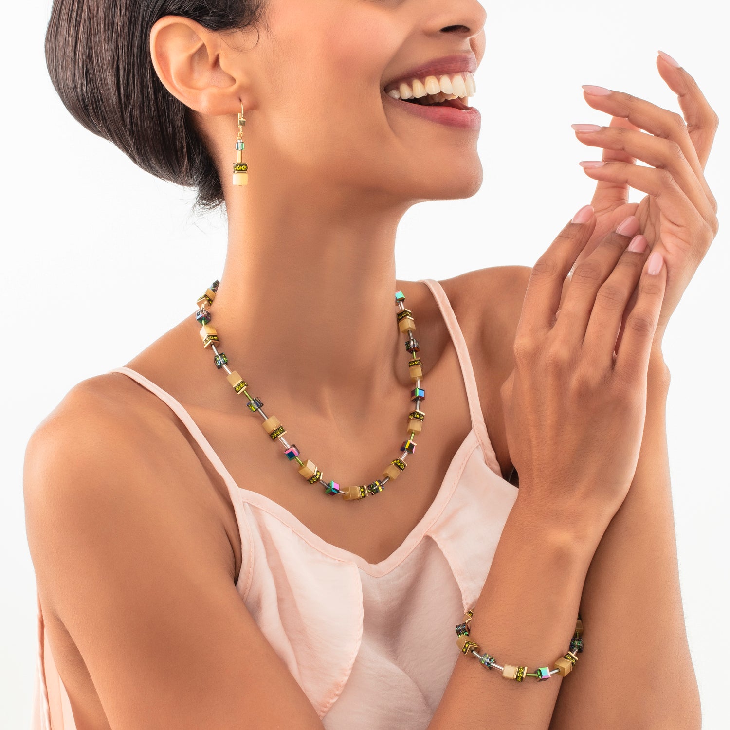 Boucles d'oreilles GeoCUBE® Iconic Mono Or olive