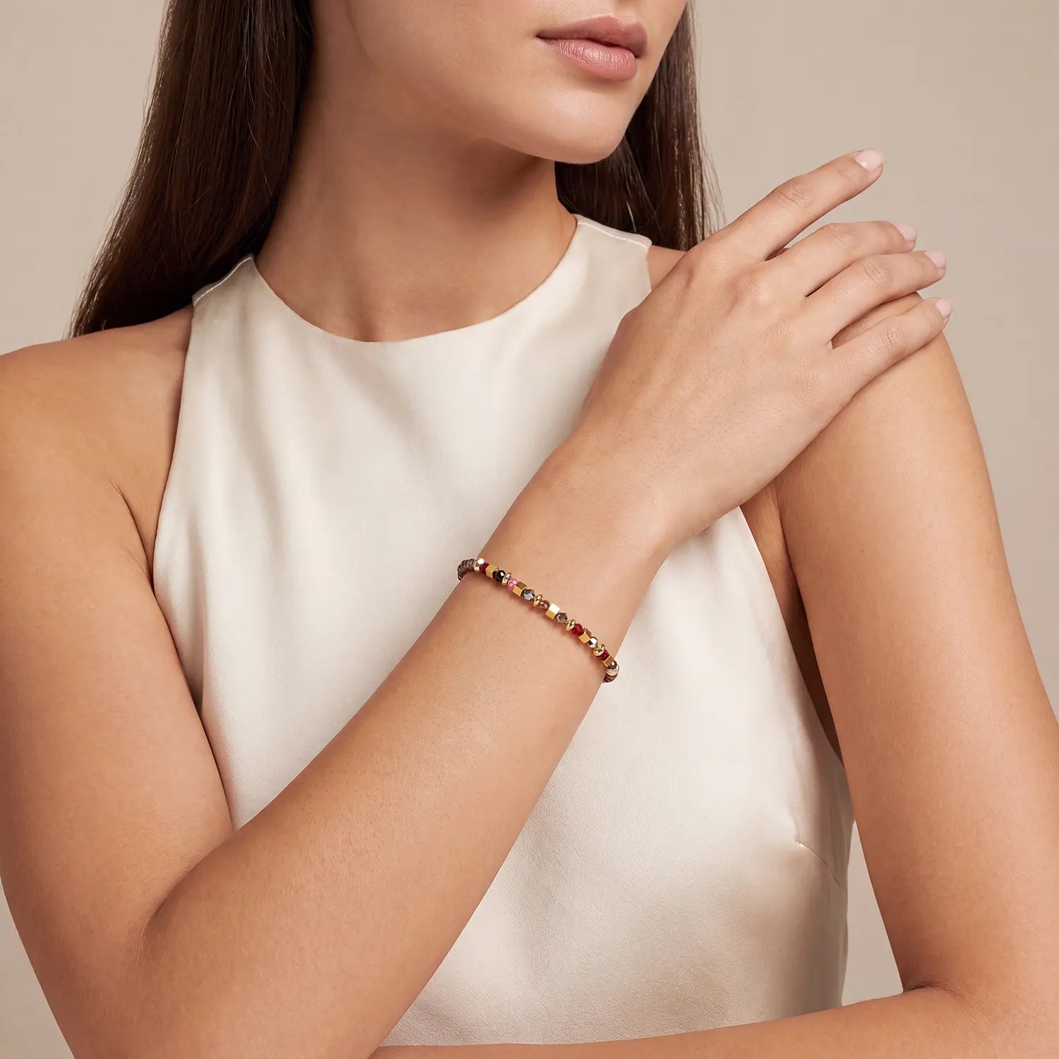 COEUR DE LION Bracelet Golden Whisper brun-rouge – sur mannequin