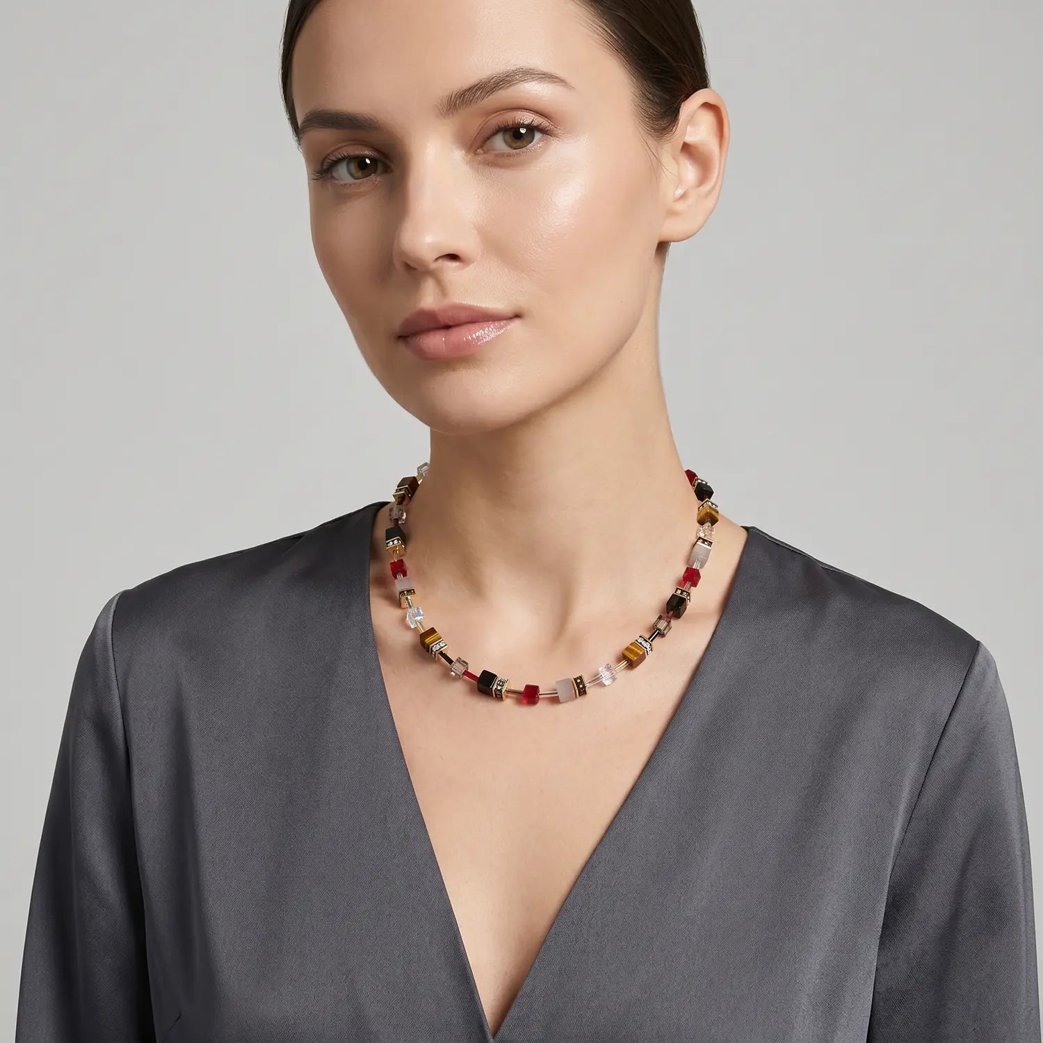 COEUR DE LION Collier GeoCUBE® Iconic Precious Rustic Luxe – sur mannequin