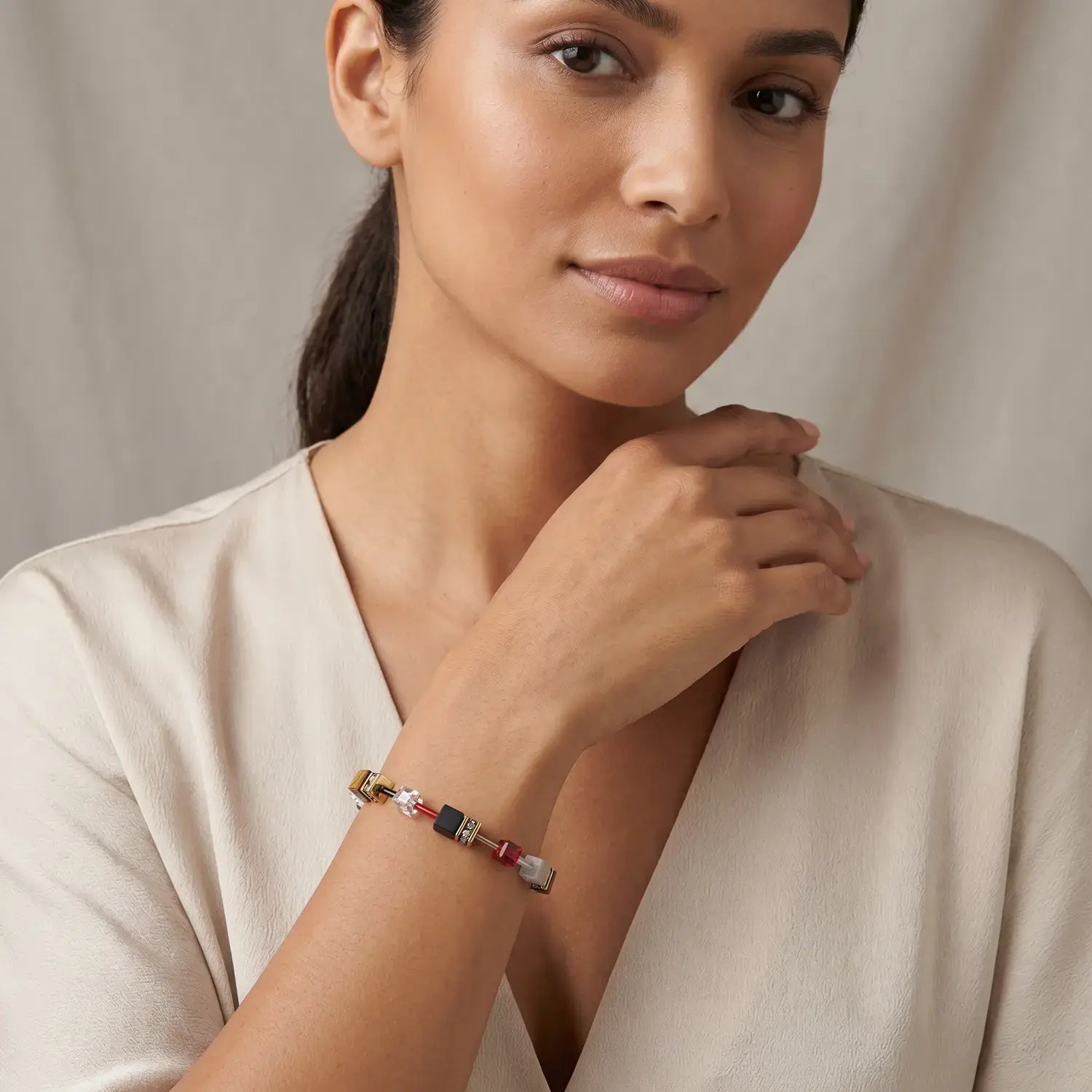 COEUR DE LION Bracelet GeoCUBE® Iconic Precious Rustic Luxe – sur mannequin