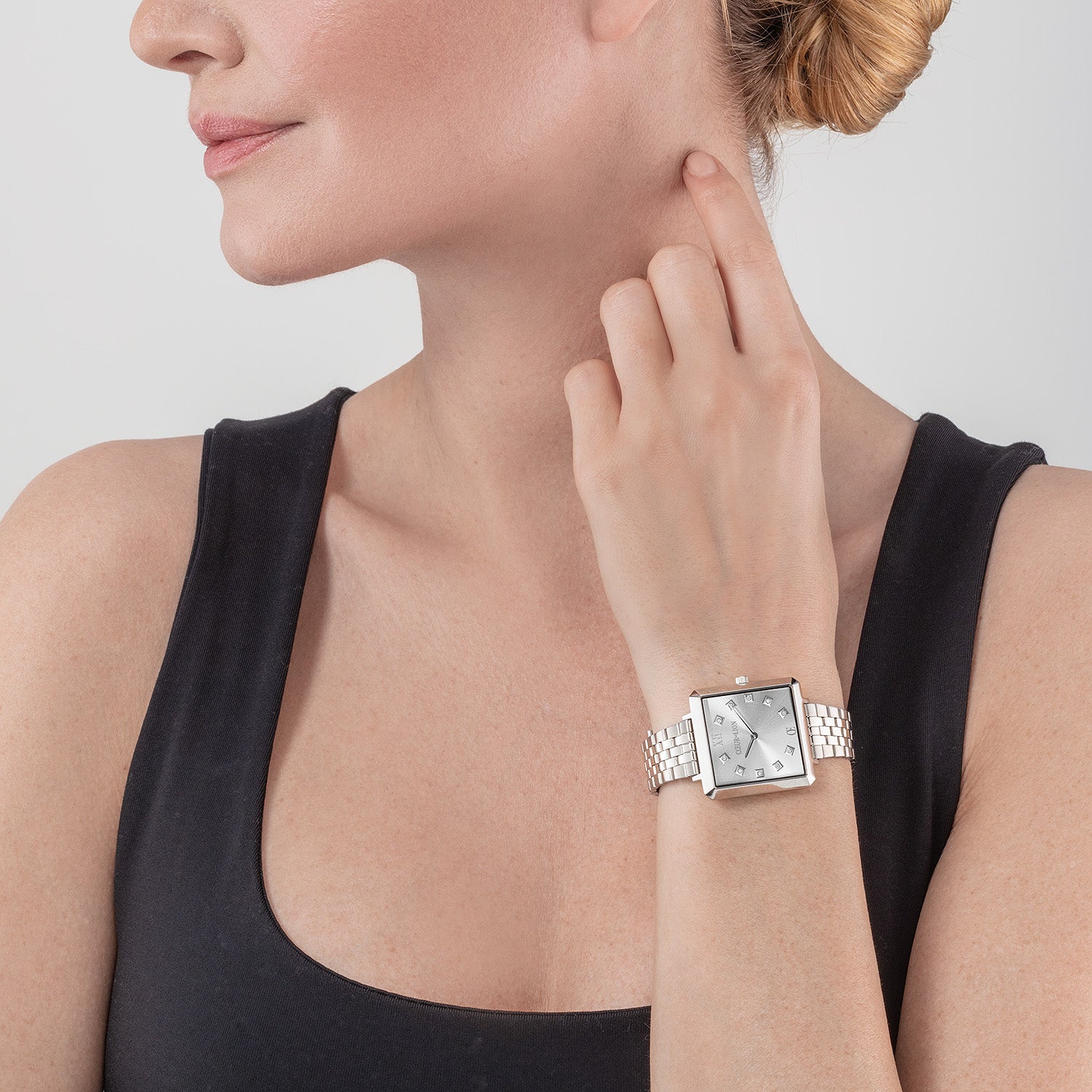 Montre Iconic Square Elegant Monochrome Silver Acier Inoxydable